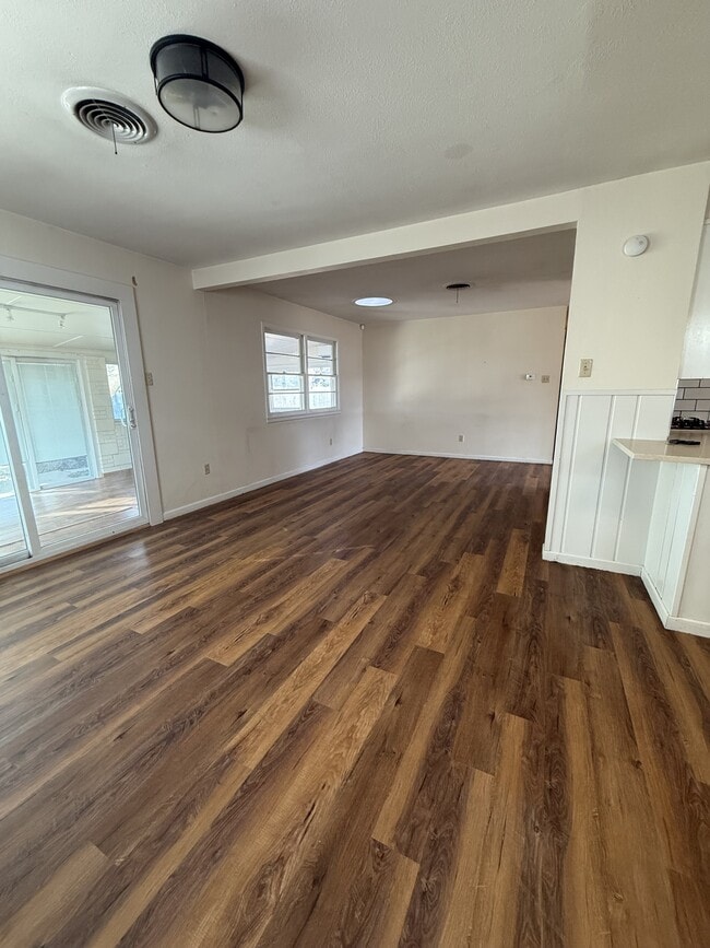 Foto del edificio - 2418 48th St