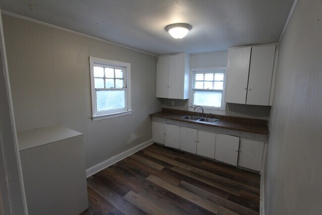 Foto del edificio - 234 1/2 Saluda St