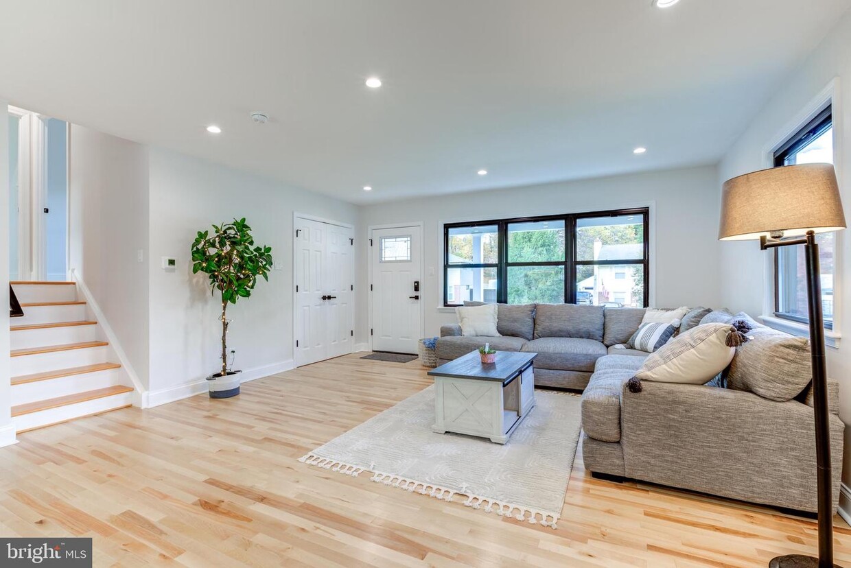 Foto principal - 21 Dorset Dr