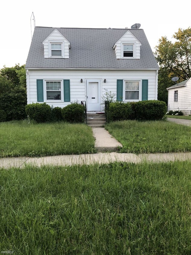 3 br, 1.5 bath House 529 Burroughs Ave House Rental in Flint, MI