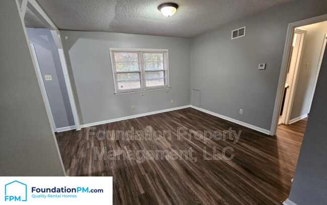 Building Photo - 3662 Miami Cove