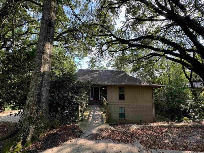 Building Photo - 5650 Highland Rd