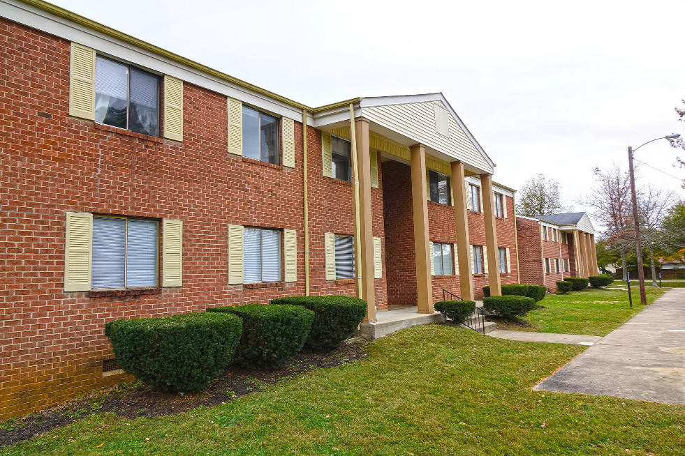 Primary Photo - Greenwood Apartments