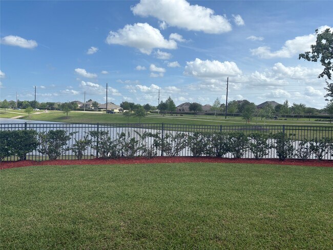 Foto del edificio - 5139 Spring Terrace Ln