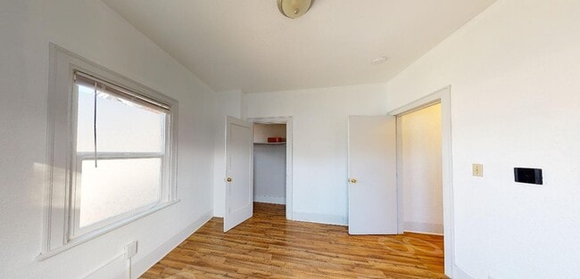 Foto del edificio - 2808 E Spring St