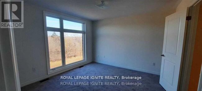 Photo du bâtiment - 25 Queenpost Dr