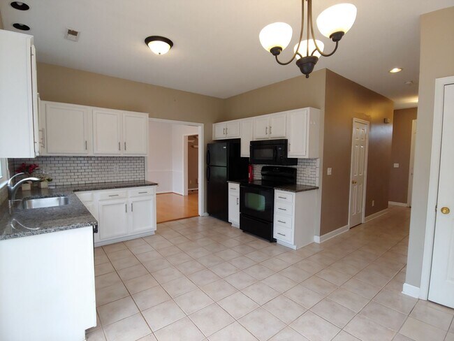 Foto del edificio - 3310 Mill Spring Ct