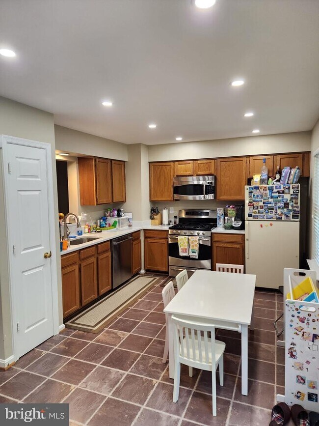 Building Photo - 6748 Jenny Leigh Ct