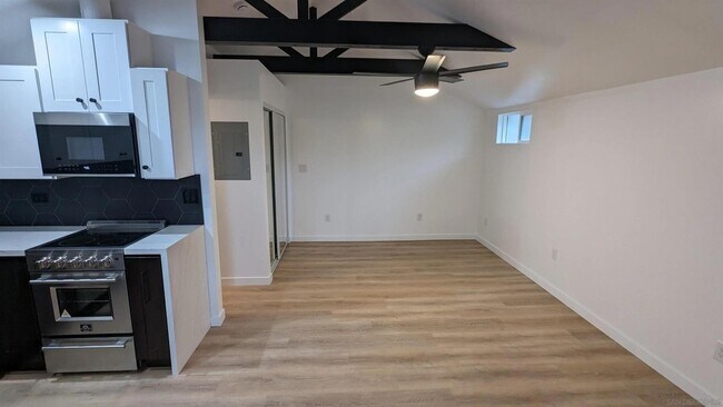 Building Photo - 530 Glover Ave