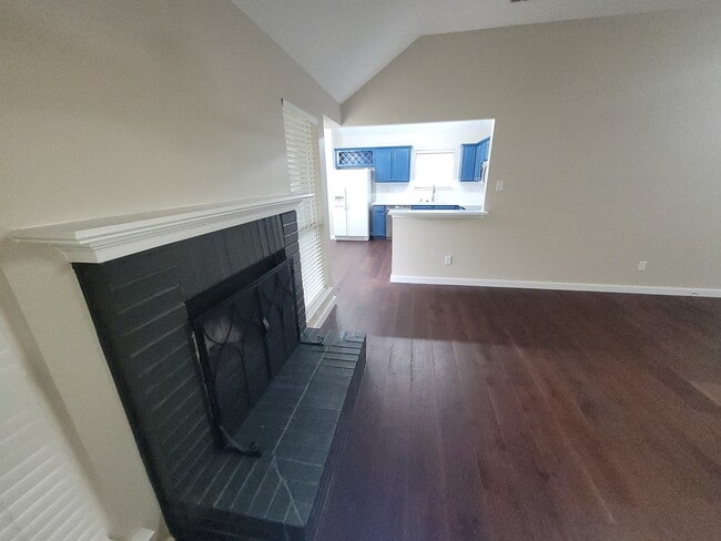 Fireplace - 3708 Sycamore Ln