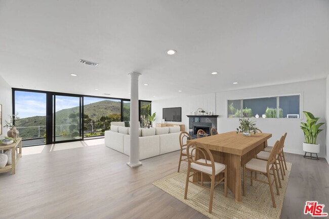 Building Photo - 18461 W Clifftop Way