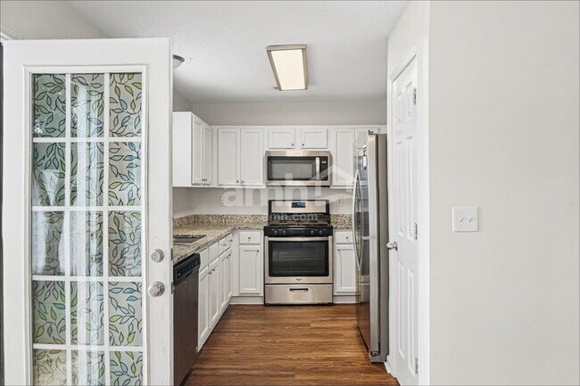 Foto del edificio - 294 Greystone Cir
