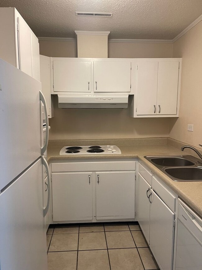 Foto del edificio - Spacious Duplex located off of South Milledge Avenue! Available soon!