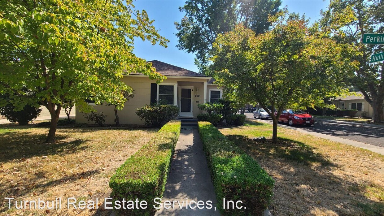 Foto principal - 3 br, 1 bath House - 640 PERKINS WY