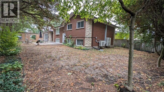 Photo du bâtiment - 245 Thaler Ave