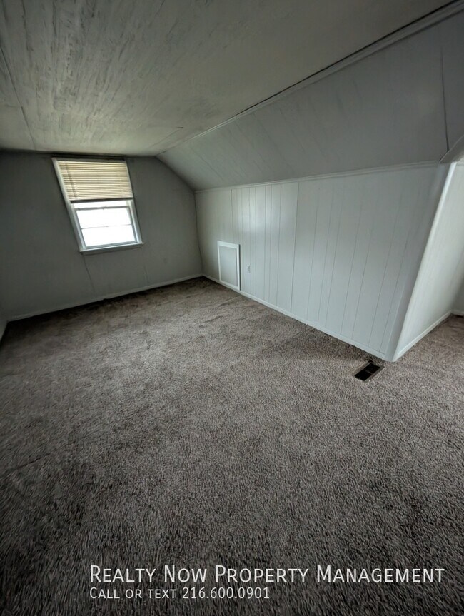 Foto del edificio - 27471 Forestview Ave