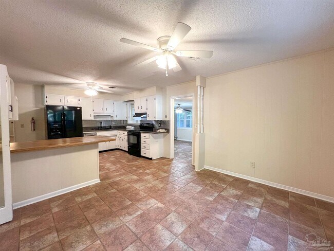 Foto del edificio - 5891 Avondale Rd