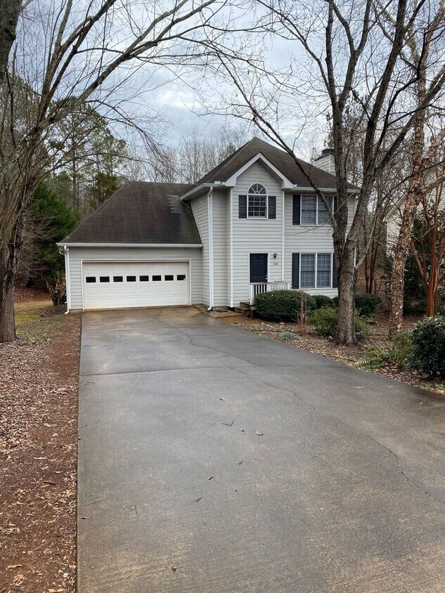 Primary Photo - Spacious 3/2 House in Snapfinger!