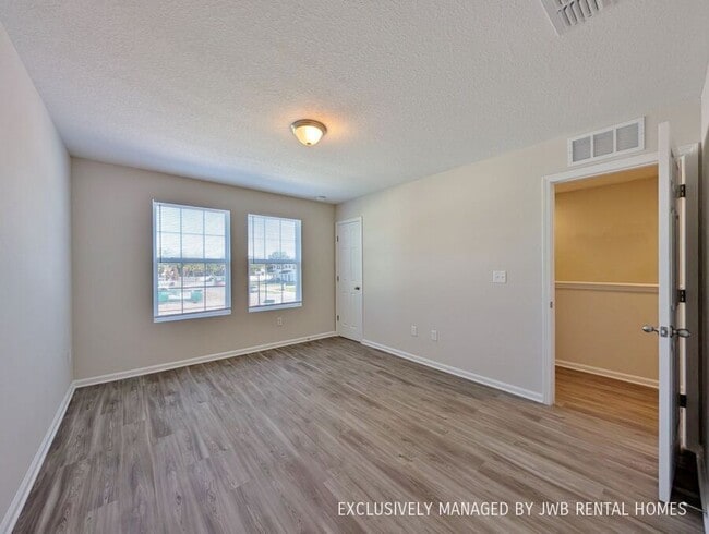Building Photo - 6021 Carolines Ct