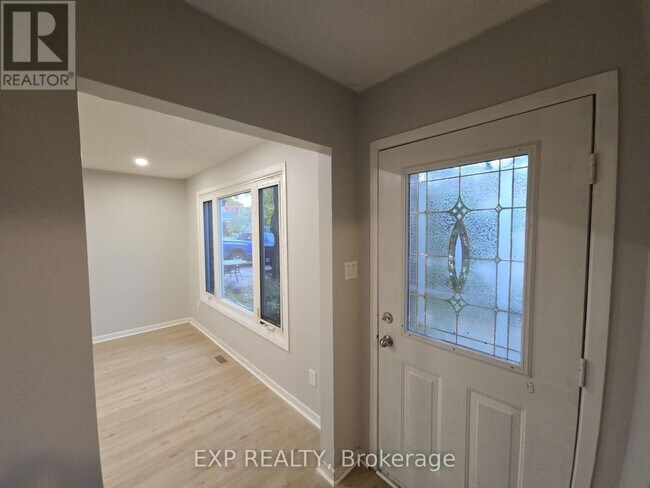 Photo du bâtiment - 89 Wellington St E