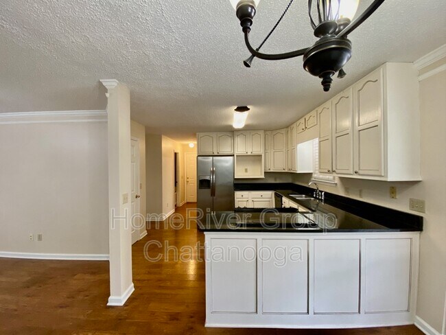 Foto del edificio - 9205 Cobblestone Hill Dr