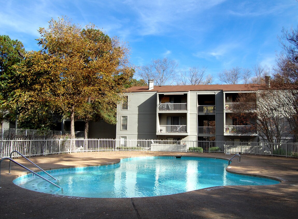 Primary Photo - Poplar Pines Apartments