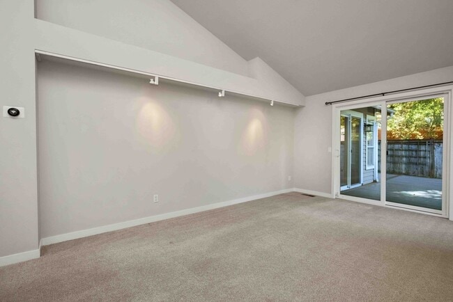 Building Photo - 10209 NE 126th Pl