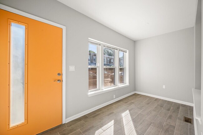 Foto del edificio - 1658 N Allison St