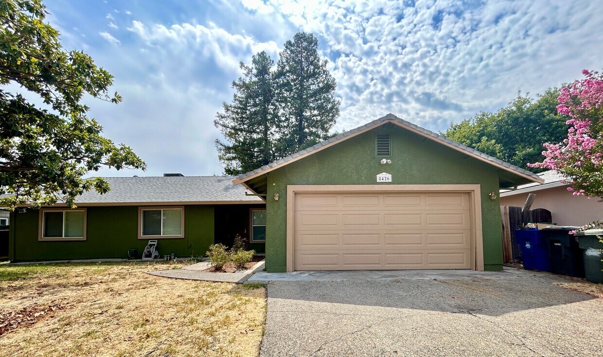 Foto principal - 8426 Center Pkwy