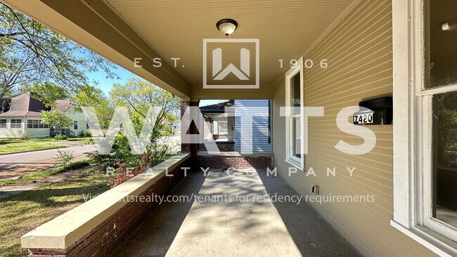 Building Photo - 3-Bed 2-Bath Century House in Wahouma Comm...
