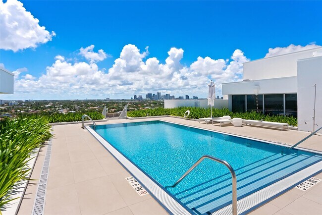 Foto del edificio - 435 Bayshore Dr