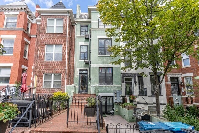 Photo - 1317 Harvard St NW Townhome