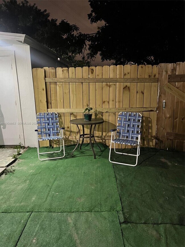 Foto del edificio - 6400 Fletcher St