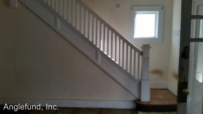 Building Photo - 3 br, 2 bath House - 420 S 4th St.