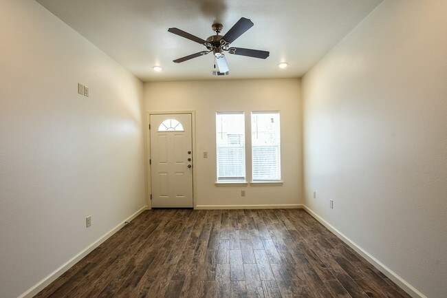 Foto del edificio - 714 Clay St