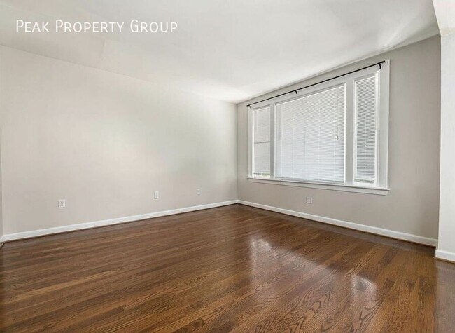 Foto del edificio - 227 E Northwood Ave