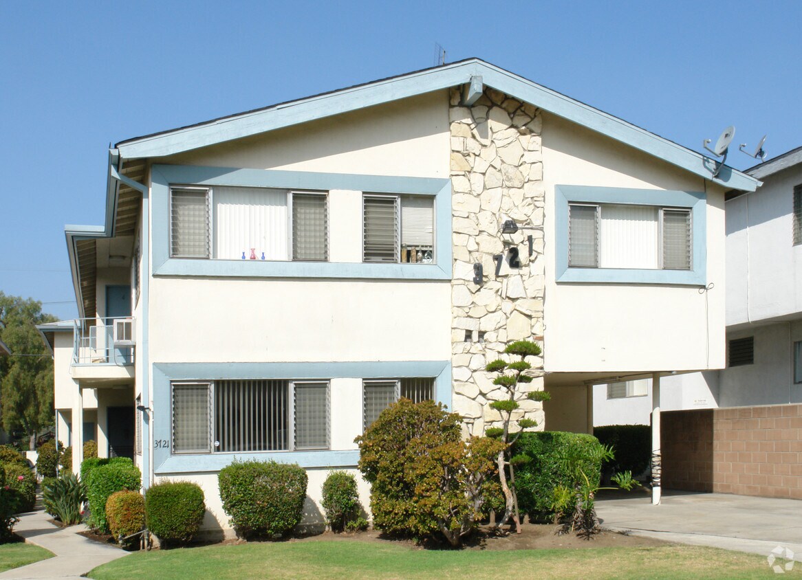 Building Photo - 3721 Mentone Ave