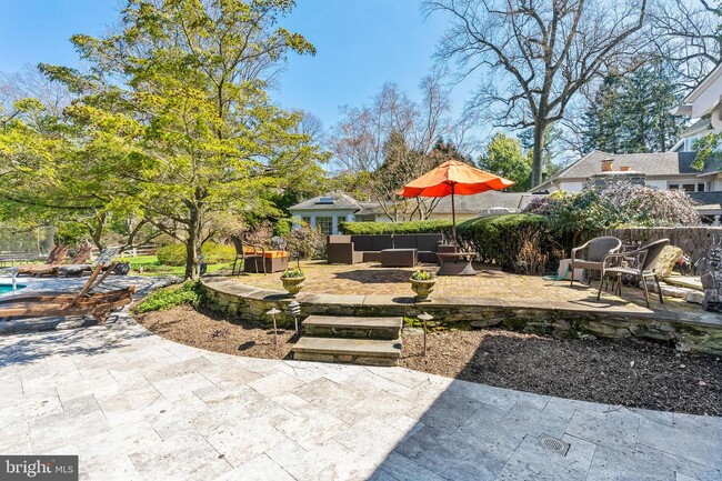 Building Photo - 423 Colebrook Ln