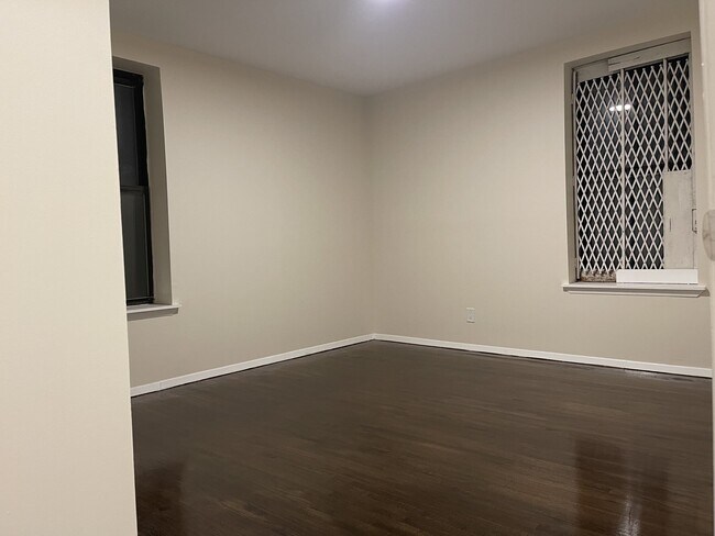 Foto del edificio - 581 Academy St