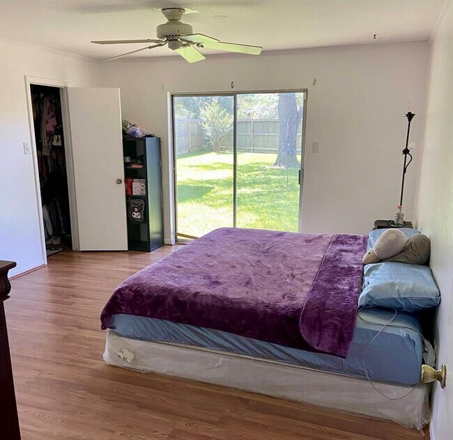 Foto del edificio - 15811 Oakendell Dr