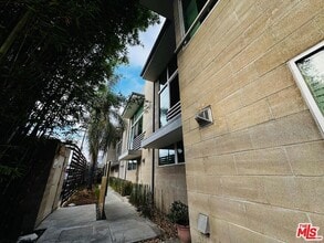 Building Photo - 717 Highland Ave