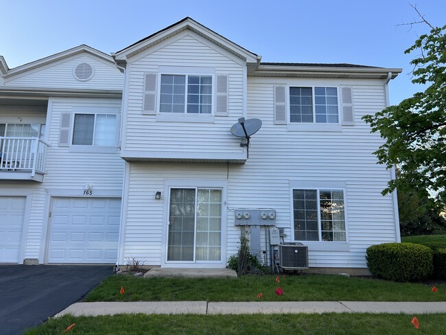 Building Photo - 165 N Oakhurst Dr