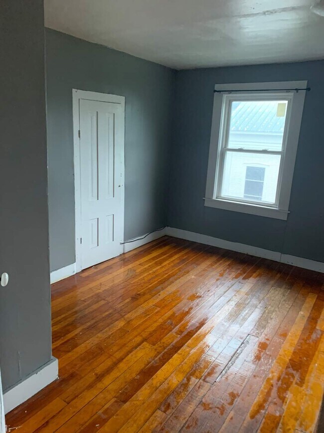 Bedroom - 176 S Main St