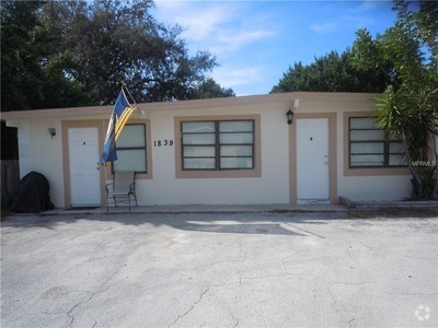 Building Photo - 1841 Hacienda Way