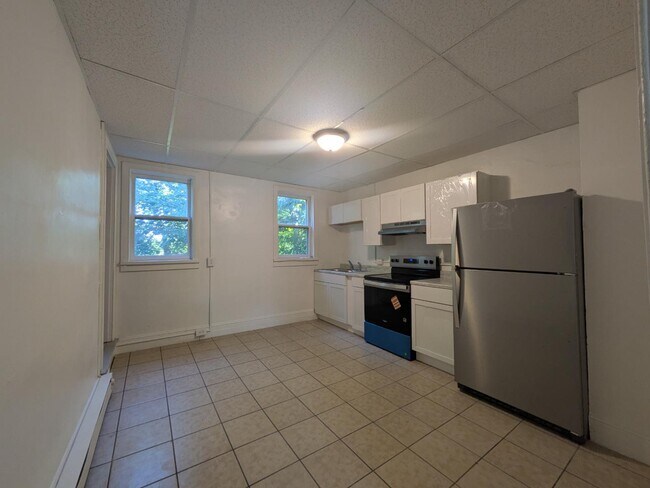 Foto del edificio - 325 E Church St