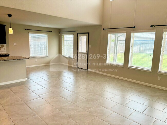 Foto del edificio - 3906 McDonough Way
