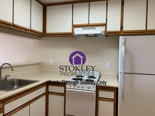 Foto del edificio - 745 Watson Canyon Ct