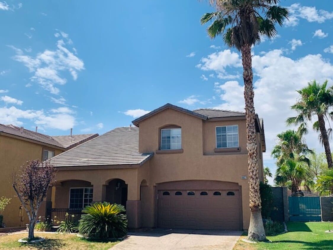 Primary Photo - 4 Bedroom Home in Summerlin with Pool