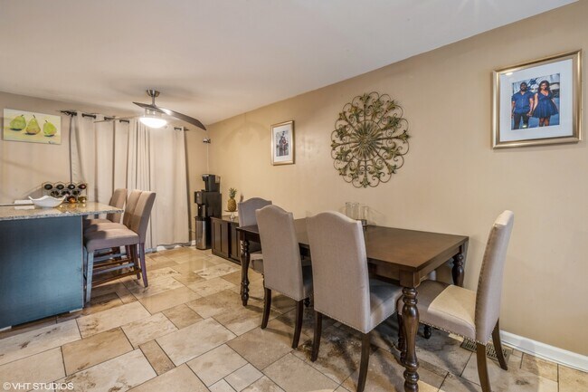 Foto del edificio - 916 E 84th St