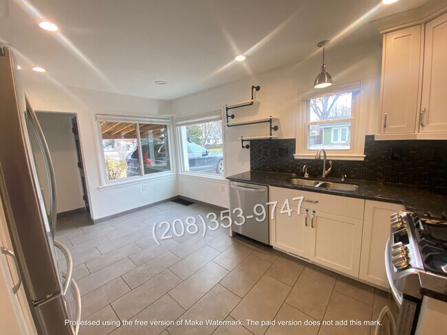 Foto del edificio - 6208 W Butte St